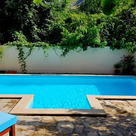 Lovely House With Swimming Pool モスタル エクステリア 写真